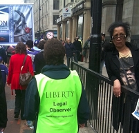 © Robert Rotifer Legal Observer von der Menschenrechtsorganisation Liberty